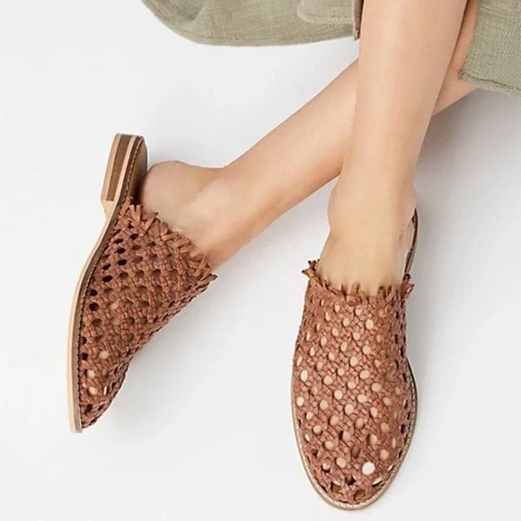 Free People Mirage Brown Leather Woven Flat Mules Sandals 38 - Picture 1 of 11